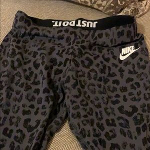 Nike leopard leggings